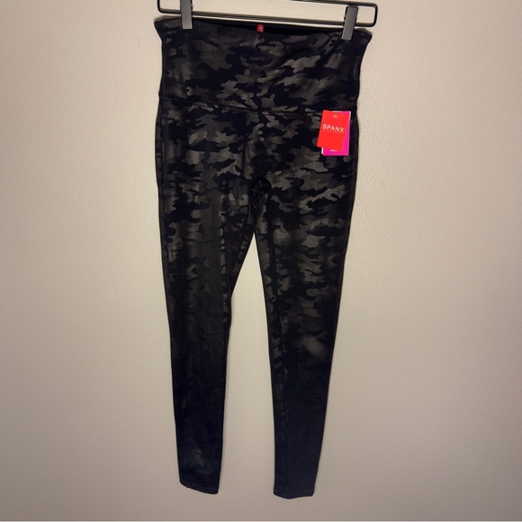 NWT Spanx Faux Leather Metallic Camo Leggings Women’s Size Large - Picture 3 of 11
